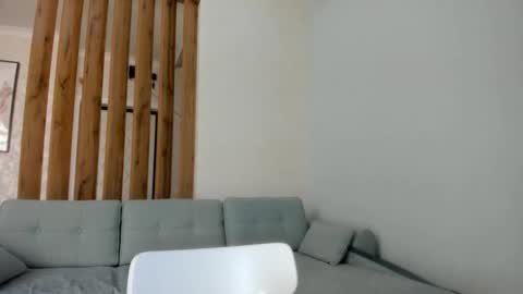 Snapshot of yummi_kim chatting on 10.08.25 Yumi online show from 10.08.25