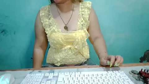 Snapshot of yummy_via chatting on 02.21.26 yummy_via online show from 02.21.26