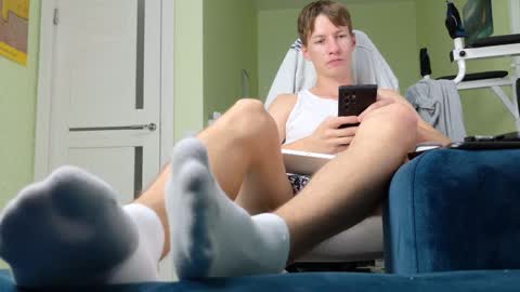 Snapshot of yummyalexxx chatting on 11.16.25 Alex online show from 11.16.25