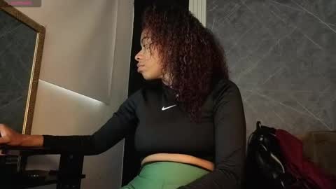 Snapshot of yummyduo chatting on 10.17.25 Yummyduo online show from 10.17.25