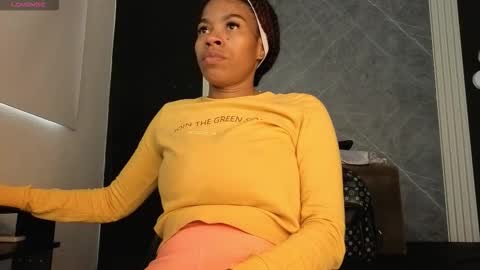 Snapshot of yummyduo chatting on 10.24.25 Yummyduo online show from 10.24.25