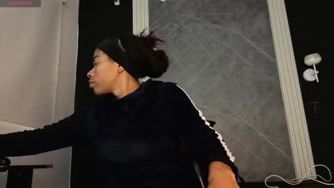 Snapshot of yummyduo chatting on 11.23.25 Yummyduo online show from 11.23.25