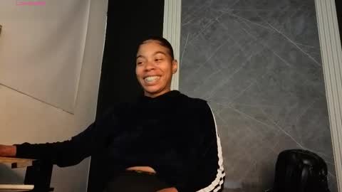 Snapshot of yummyduo chatting on 11.26.25 Yummyduo online show from 11.26.25