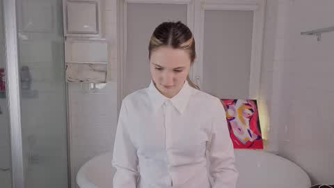 Snapshot of yummyemiily chatting on 02.25.26 Emily online show from 02.25.26