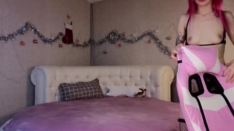 Snapshot of yummylisa chatting on 12.20.24 Lisa online show from 12.20.24