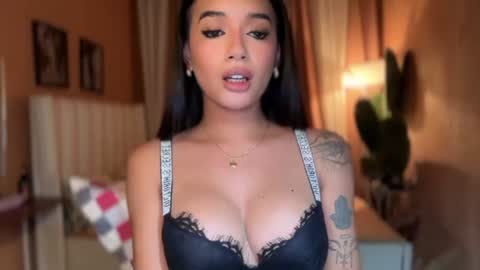 Snapshot of yummyrenalyn chatting on 07.10.26 Goddes Renalyn online show from 07.10.26