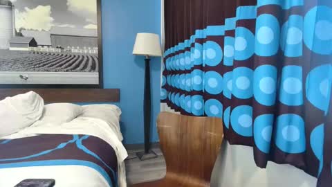 Snapshot of yungbul1 chatting on 12.01.25 yungbul1 online show from 12.01.25