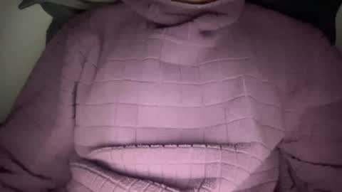 Snapshot of yungbull06 chatting on 09.28.25 Yung Bull online show from 09.28.25