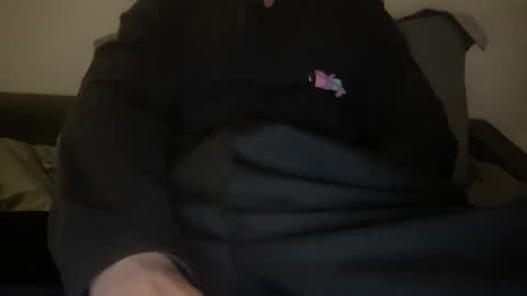 Snapshot of yungbull06 chatting on 10.16.25 Yung Bull online show from 10.16.25