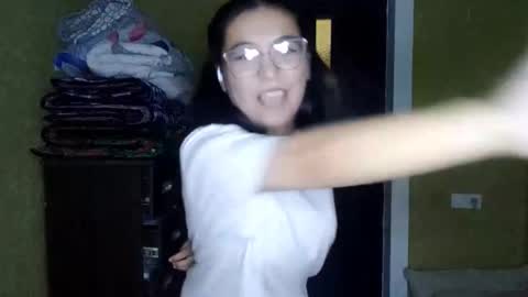 Snapshot of yuonneaquilar chatting on 12.03.25 Yuna online show from 12.03.25