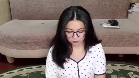 Snapshot of yuonneaquilar chatting on 12.15.25 Yuna online show from 12.15.25