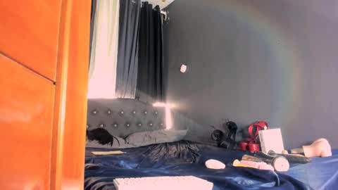 Yurie online show from 02.10.25