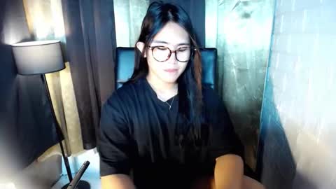 yuriyumixx_xoxo online show from 10.28.25