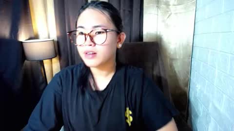 yuriyumixx_xoxo online show from 11.11.25