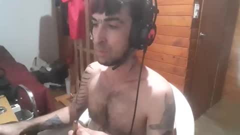 Snapshot of yuumis chatting on 10.26.25 Yuumi online show from 10.26.25