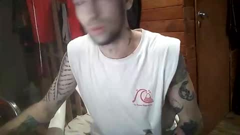 Snapshot of yuumis chatting on 11.08.25 Yuumi online show from 11.08.25