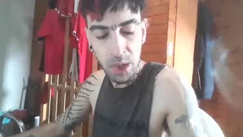 Snapshot of yuumis chatting on 11.18.25 Yuumi online show from 11.18.25