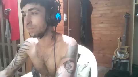 Snapshot of yuumis chatting on 11.26.25 Yuumi online show from 11.26.25