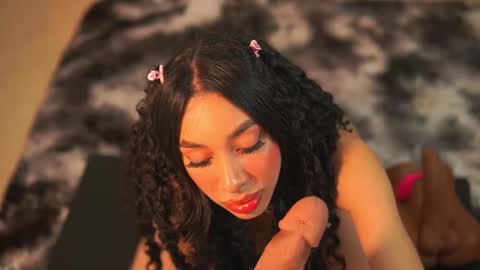 Yuyi Cam online show from 02.08.26