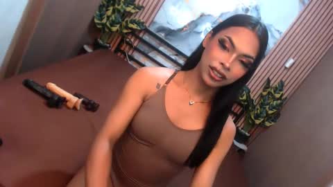 yvonnellvs online show from 02.09.26