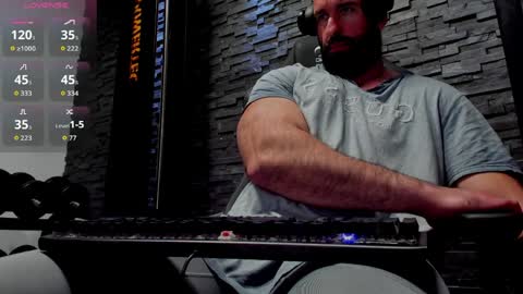 Snapshot of yy_david_yy chatting on 04.02.26 David online show from 04.02.26