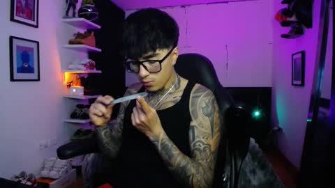 zac_muller1 online show from 12.17.25