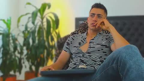 zachpri20 online show from 10.02.25