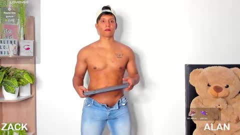 Snapshot of zack_and_alan chatting on 11.08.25 zack online show from 11.08.25