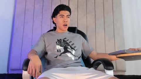 Snapshot of zack_conor chatting on 03.12.25 zack conor online show from 03.12.25