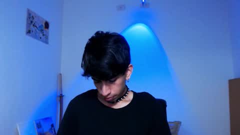 Snapshot of zack_kingg chatting on 10.23.25 Zack King online show from 10.23.25