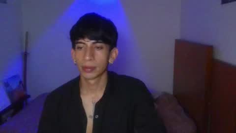 Snapshot of zack_kingg chatting on 10.24.25 Zack King online show from 10.24.25