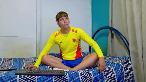 Snapshot of zackmontiel07 chatting on 02.10.26 ZackMontiel07 online show from 02.10.26