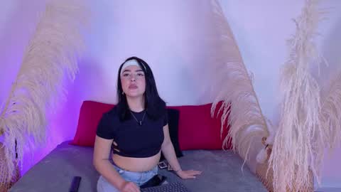 Snapshot of zafira_kh chatting on 12.01.25 Zafira online show from 12.01.25