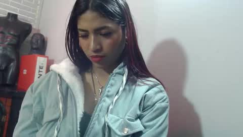 Snapshot of zafirablue chatting on 12.02.25 zafirablue online show from 12.02.25