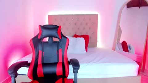 Zafiro Brown online show from 10.04.25