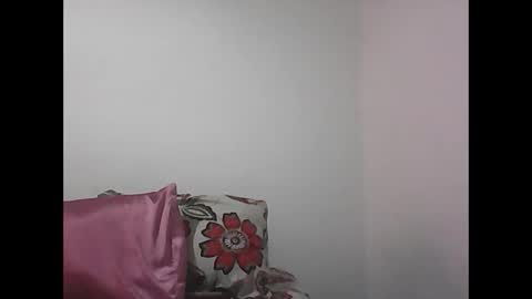 Snapshot of zafiro_rubi chatting on 11.26.25 Zafiro online show from 11.26.25