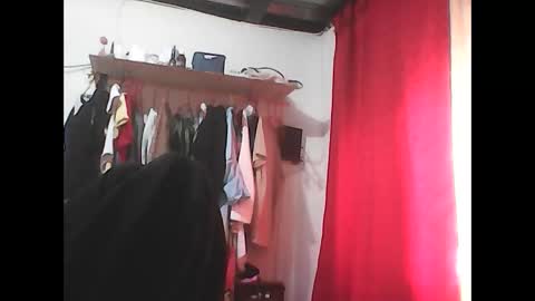 Snapshot of zafiro_rubi chatting on 11.28.25 Zafiro online show from 11.28.25