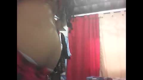 Snapshot of zafiro_rubi chatting on 12.14.25 Zafiro online show from 12.14.25