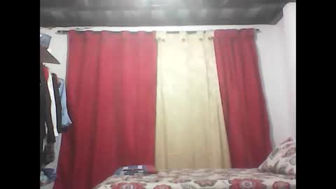 Snapshot of zafiro_rubi chatting on 12.16.25 Zafiro online show from 12.16.25