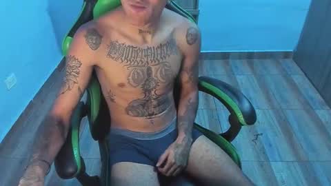 Snapshot of zafirocum chatting on 11.24.25 BiG Zafiro online show from 11.24.25