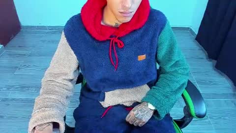 BiG Zafiro online show from 04.12.26