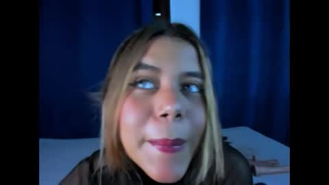 Snapshot of zaira_luxee chatting on 11.28.25 zaira_luxee online show from 11.28.25