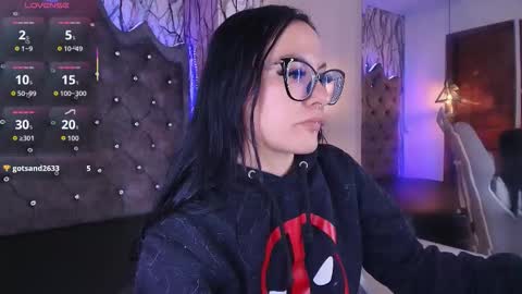   online show from 12.04.25