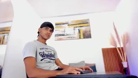 Snapshot of zander_2120 chatting on 11.14.25 Zander online show from 11.14.25