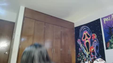 Snapshot of zandra6ghal chatting on 12.15.25 zandra6ghal online show from 12.15.25