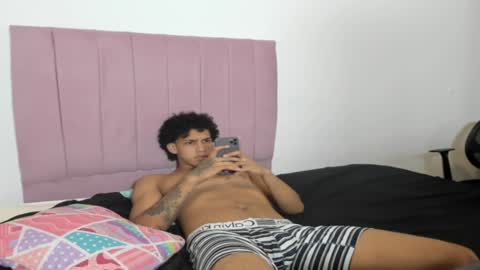 Snapshot of zanxley_ chatting on 12.13.24 zanxley_ online show from 12.13.24