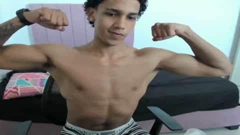 Snapshot of zanxley_ chatting on 12.17.24 zanxley_ online show from 12.17.24