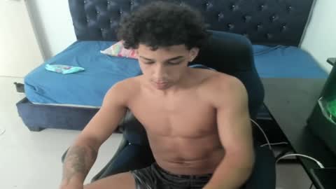 Snapshot of zanxley_ chatting on 12.28.24 zanxley_ online show from 12.28.24