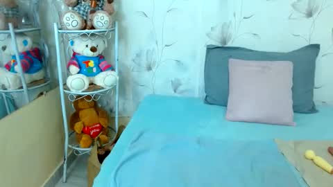 Snapshot of zara_cute18 chatting on 11.01.25 Zara online show from 11.01.25