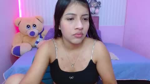 Snapshot of zara_cute18 chatting on 12.15.25 Zara online show from 12.15.25